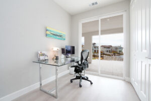 Read more about the article 3 Strong Reasons to Add an Amazing Home Office to Your Home