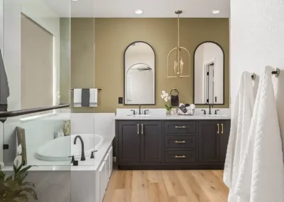 Striking Transitional Primary Bath